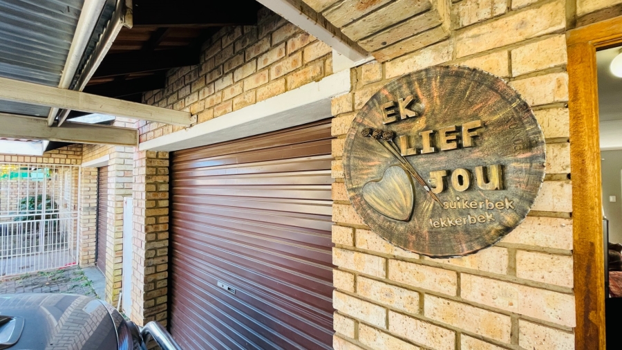 2 Bedroom Property for Sale in Potchefstroom South North West